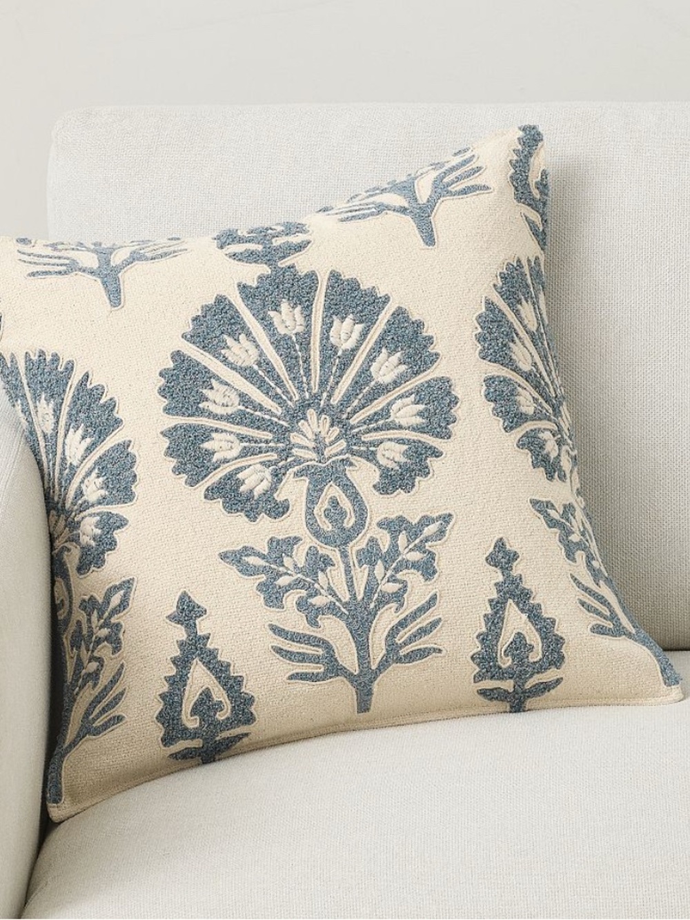 Pottery Barn Bloom Embroidered Cream Pillow Covers (18x18) Set of 4.